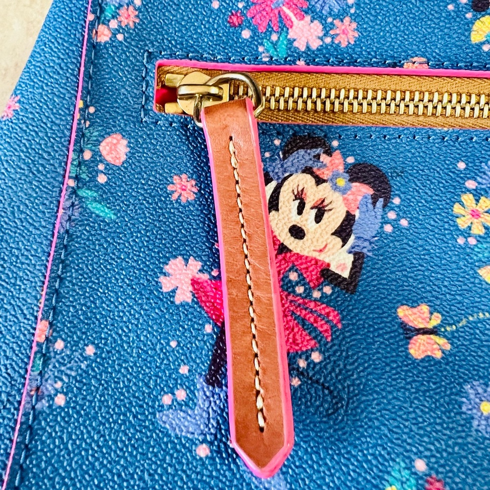 Disney Parks Dooney & Bourke Epcot Minnie Satchel Purse - Picture 7 of 12